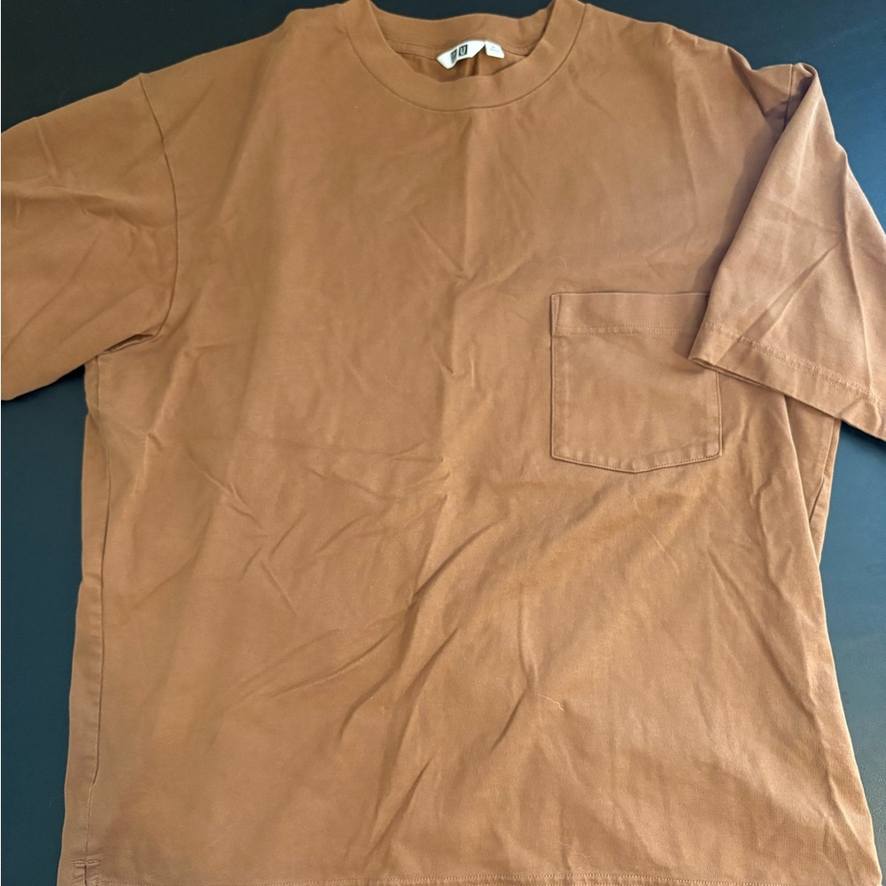 Uniqlo Brown Short Sleeve Tee Casual Essential